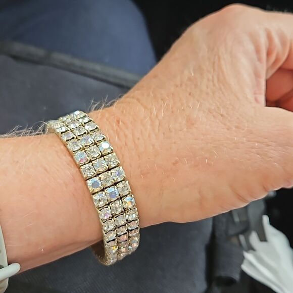 Silver Stretch Rhinestone Bracelet - Picture 1 of 3